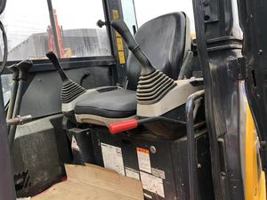 Mini-excavatrice Komatsu PC40MR d'occasion, 4 tonnes, sur chenilles, avec moteur, boîte de vitesses et pompe - Modèle 2021 pour usage agricole, conforme EPA - Product Image 5