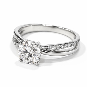 Monture de bague à quatre griffes en or blanc massif 18 carats, sertie de diamants naturels en pavé, compatible avec un diamant de sept carats. - Product Image 1