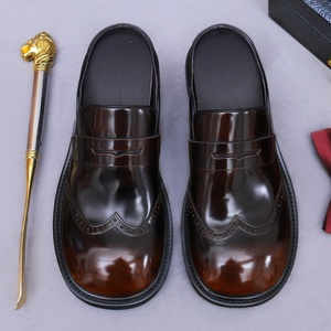 Sandalias de Diseñador con Punta Redonda y Tira al Tobillo, Modernas y Versátiles, Zapatos Casuales de Una Pieza de Cuero Genuino Retro para Hombre - Product Image 5