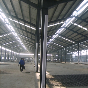 Magazzino modulare della struttura d'acciaio con il mezzanino della piattaforma del pavimento e pannelli naturali del tetto di illuminazione in struttura d'acciaio galvanizzata - Product Image 1