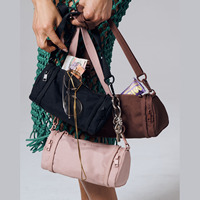 Pochette de voyage mini détachable et pliable pour femme, sac bandoulière extensible et peu encombrant avec sangle réglable