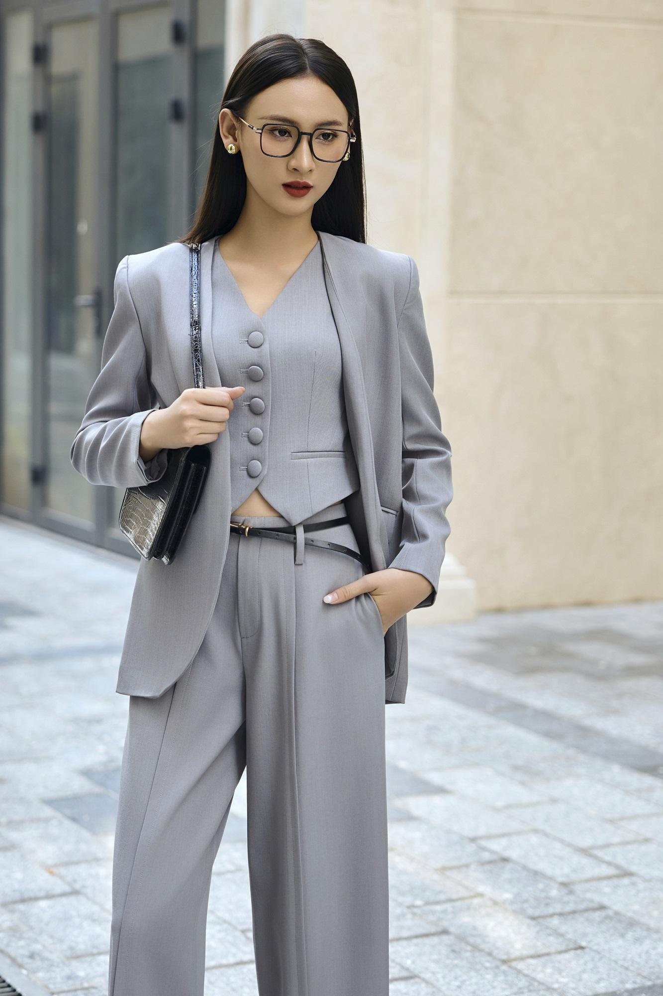 สีเทาอ่อน