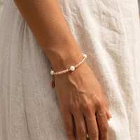 Bracelet Chic pour Femme en Verre Facetté Multicolore, Zircon et Perle d'Eau Douce, Améthyste – Idéal pour Tenue Quotidienne Décontractée
