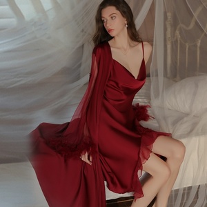 Solo bata, sin vestido - Product Image 1