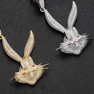 Pendentif Bugs Bunny plaqué or 18 carats anti-ternissement - Collier hip-hop animal de dessin animé serti de zircone cubique, vente en gros de bijoux - Product Image 4