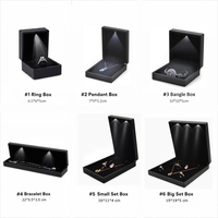 Boîte à bijoux bleue faite à la main, simple, en plastique, avec intérieur en velours, éclairage LED, fermeture à pression, logo personnalisé pour bagues