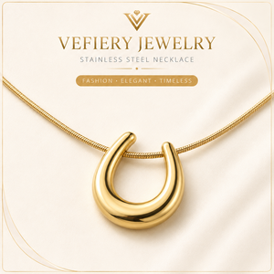 Collier pendentif serpent tendance en acier inoxydable plaqué or pour femme, bijoux modernes pour tous les jours - Product Image 1