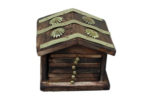 Boîte de rangement en bois artisanale avec incrustations en laiton et tiroirs, décoration rustique pour salon, utilisation sur table intérieure - Product Image 2