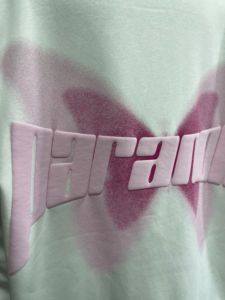 เสื้อฮู้ดดี้ผู้หญิงไซส์ใหญ่ พิมพ์ลายผีเสื้อแบบนูน  สำหรับฤดูใบไม้ร่วงและฤดูหนาว  แบบสวมหัว  งานพิมพ์แบบซับลิเมชั่น - Product Image 4