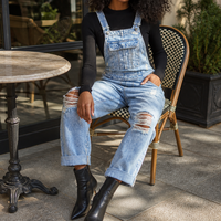 Salopette en jean bleu clair délavé pour femme, coupe ample, style cargo