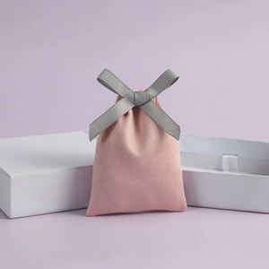 Wholesale Eco-Friendly Durable Personal Drawstring for Velvet Pouches for Necklace Jewelry Accessories Small Gift Bag - Product Image 4