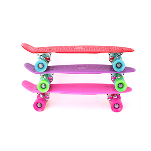 สเก็ตบอร์ดพลาสติก22นิ้วแบบย้อนยุคล้อ PU น้ำหนักเบา - Product Image 3