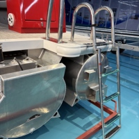 Bateau ponton de luxe Kinocean de haute qualité de 27 pieds avec sièges en canapé haut de gamme et design d'arche sportive