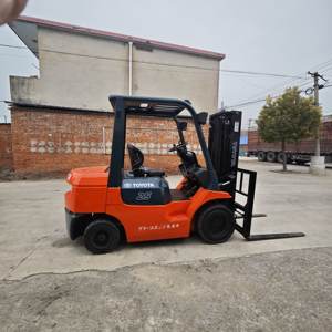 Utilisé pour les chariots élévateurs diesel de 3 tonnes, équipements de chariots élévateurs industriels, moteur diesel, vente au détail - Product Image 4