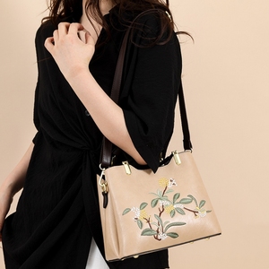 Sac à main pour femme <span class=keywords><strong>en</strong></span> cuir PU <span class=keywords><strong>de</strong></span> qualité supérieure, moderne, naturel, tendance, vente <span class=keywords><strong>en</strong></span> gros, nouvelle arrivée, broderie florale, imperméable - Product Image 3