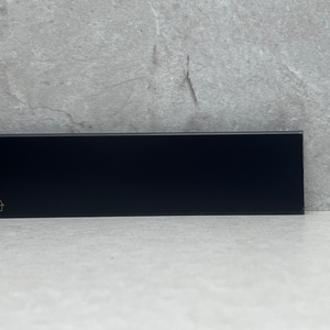 Rodapié de acero inoxidable con apariencia elegante, fácil de combinar con todo tipo de suelos y paredes. - Product Image 1