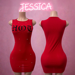 Y1515-2026 Nuovi Arrivi Moda Estiva Abito Mini Aderente Senza Maniche con Stampa di Lettere e Borchie per Donne - Product Image 3