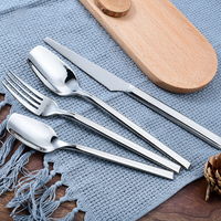 Ensemble de vaisselle moderne minimaliste et luxueux à manche carré Couteaux fourchettes et cuillères en acier inoxydable de haute qualité