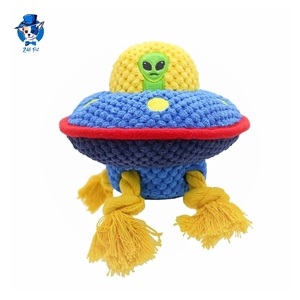 Jouet pour <span class=keywords><strong>chien</strong></span> interactif et durable personnalisé en peluche de conception extraterrestre OVNI amusant <span class=keywords><strong>avec</strong></span> corde en coton - Product Image 1