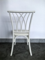 Chaise en résine plastique blanche empilable de haute qualité 800 lbs pour banquets, événements, mariages et fêtes, modèle X-Back, vente en gros