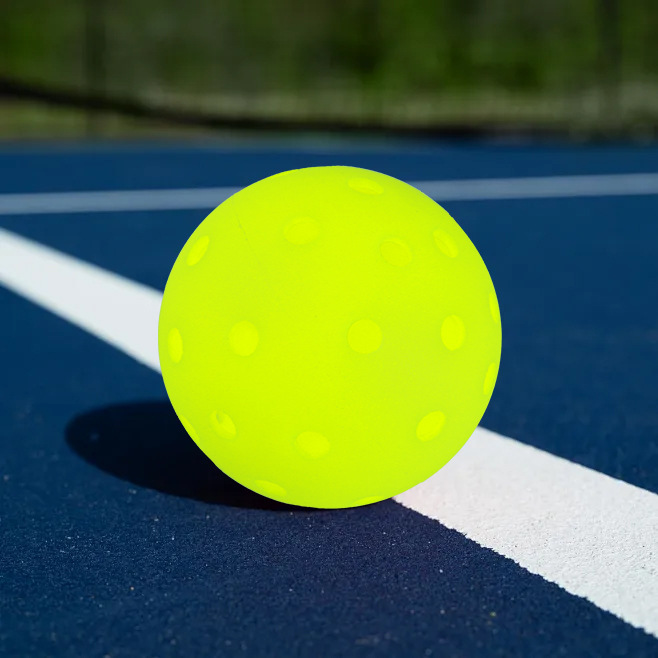 Source Factory Spot Wholesale Rotomolding Pickleball Ball 40 Holes 26g for Competition Outdoor Sports
