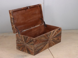 Rustic Wooden <b>Trunk</b> <b>Storage</b> Furniture Large Capacity Wooden Chest <b>Box</b> for Household <b>Storage</b> Bedroom Living Room & Interior Decor - Product Image 1