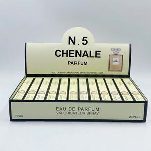 Amber Floral Oriental Eau De Parfum | Notes chaudes de vanille, de <span class=keywords><strong>patchouli</strong></span> et de rose avec éclat d'agrumes | Parfum de luxe longue durée - Product Image 2