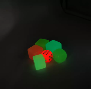 Оптовая продажа, Светящиеся Кубики в темноте, разноцветные светящиеся пластиковые кубики D6 - Product Image 5
