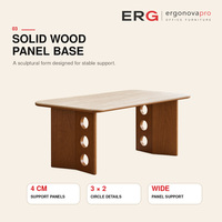 Table à manger de style crème français avec base en bois massif et plateau en pierre frittée aspect travertin pour petit appartement
