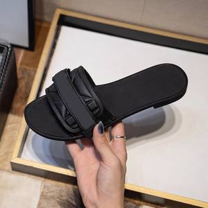 Giày dép xỏ ngón hàng hiệu cao cấp bán buôn, thời trang nữ, dép xỏ ngón sang trọng, dép lê thiết kế dành cho nữ - Product Image 3