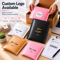 Sacs à bulles personnalisés avec logo, enveloppes à bulles imperméables en polyéthylène pour l'expédition de vêtements, de mode et de boutiques e-commerce.