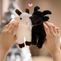Porte-clés mignon en peluche mini chèvre, poupée mouton moelleuse, ornement à suspendre au sac, porte-clés assorti pour couple, cadeau créatif