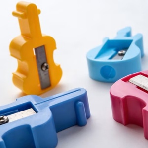 Taille-crayon adorables en forme de violon à un trou, couleurs vives, design tendance en plastique, pour enfants et étudiants, vente en gros - Product Image 2