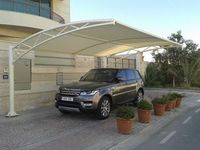 Cadre en métal résistant Carport Garage Grand espace Double CarParking Aluminium Cantilever Carport