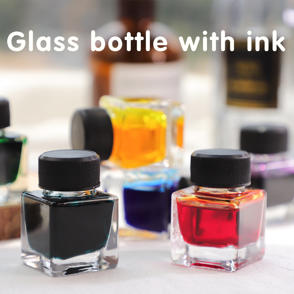 Bottiglia di vetro con inchiostro