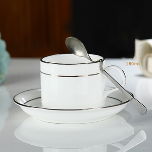 Tasse à café en céramique de luxe en porcelaine fine, style européen, italien, nordique, britannique, avec couvercle et cuillère, idéale pour le lait et le café, en gros - Product Image 3