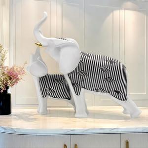 Ornement sculpté en résine époxy créatif pour la maison, mère et enfant éléphant, salon, entrée, meuble TV, artisanat, art populaire, moderne - Product Image 4