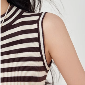 2025 professionale personalizza la <span class=keywords><strong>maglia</strong></span> da donna con Top corto <span class=keywords><strong>senza</strong></span> <span class=keywords><strong>maniche</strong></span> a righe a mezzo dolcevita - Product Image 6