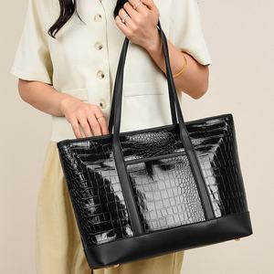 Nouvelle mode de sac fourre-tout en cuir <span class=keywords><strong>noir</strong></span> motif crocodile pour femmes sac à main en PU avec poche avant - Product Image 2