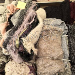 China Factory Jinmao Wholesale High Class Premium <strong>90s</strong> Style Light up Fashion Flash Sweater Winter Used <strong>Clothes</strong> in Bales Mixed - Product Image 4