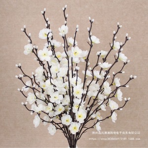 Mini branche de fleur de prunier artificielle blanche pour la décoration intérieure, en polyester, arrangement de bureau - Product Image 1
