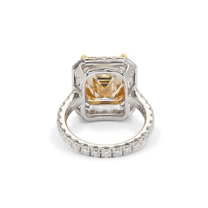 헤일로 링 대형 5ct 샴페인 컬러 에메랄드 컷 모이사나이트 실버 약혼 반지 - Product Image 3