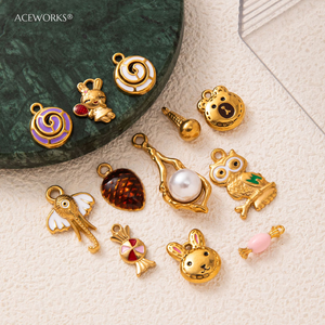 ความมหัศจรรย์ของเด็กๆ |   จี้เคลือบทอง PVD บนสแตนเลสเคลือบเงาสำหรับทำเครื่องประดับ |   จี้กันน้ำและป้องกันอาการแพ้ - Product Image 2