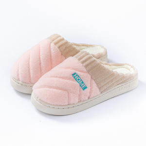 รองเท้าใส่ในบ้านสำหรับผู้ชายและผู้หญิง รุ่นยอดนิยมประจำฤดูใบไม้ร่วงและฤดูหนาว พื้นรองเท้าหนาป้องกันการลื่น พร้อมวัสดุกำมะหยี่ ใช้ได้ทั้งในบ้านและนอกบ้าน - Product Image 1