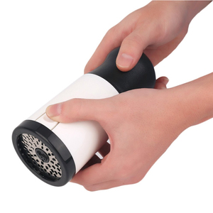Nouvelle mode Gadgets de cuisine Râpe à fromage multi-usages Coupeur de métal <span class=keywords><strong>Moulin</strong></span> à fromage <span class=keywords><strong>manuel</strong></span> en PP pour fromage Légumes pour les ménages - Product Image 2
