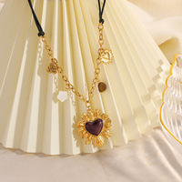 SUMMLY Chaîne de chandail en cuir avec pendentif en forme de cœur rose à la mode Collier en acier inoxydable plaqué or 18 carats Bijoux de mode