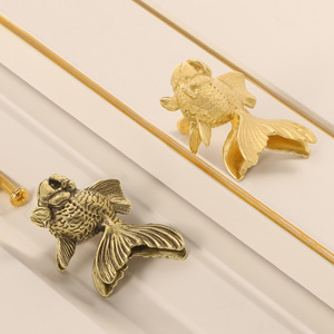 Nouvelle poignée de porte en fonte de style <span class=keywords><strong>chinois</strong></span> en forme de <span class=keywords><strong>poisson</strong></span> <span class=keywords><strong>rouge</strong></span> pour armoires domestiques - Product Image 4