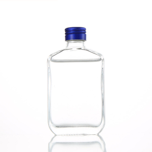Petite bouteille de vin vide personnalisée de 100ml pour <span class=keywords><strong>cocktail</strong></span> whisky <span class=keywords><strong>gingembre</strong></span> liqueur verre mini 3oz Gin rhum <span class=keywords><strong>vodka</strong></span> tequila spiritueux bouteille - Product Image 1