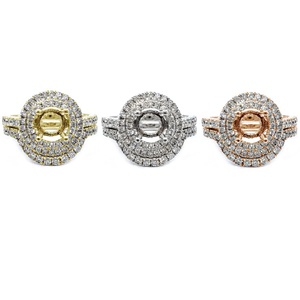 Bague de Fiançailles et de Mariage Classique en Or Blanc 18 carats avec Diamant Naturel Rond Central, Semi-Monture Micro-Pavée, Personnalisable pour Femme - Product Image 4