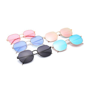 Gafas de sol metálicas Conchen para mujer, lentes de PC con protección UV400, clase 2, para protección solar, pesca, excursiones y conducción. - Product Image 5